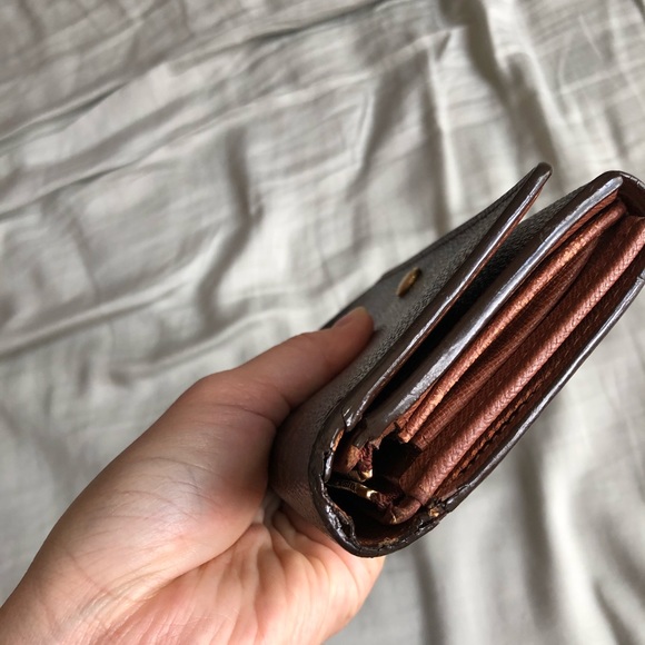 Authentic Louis Vuitton wallet - Picture 4 of 8